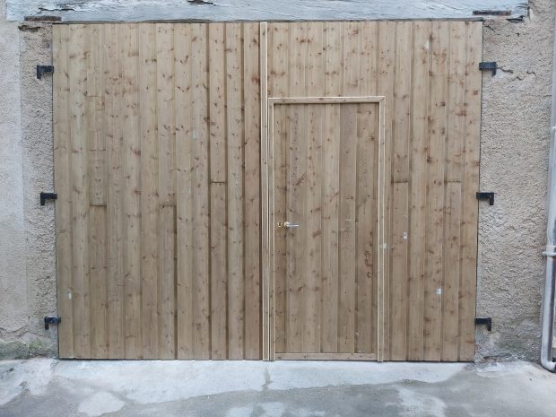 Fabrication D'une Porte De Garage En Bois
